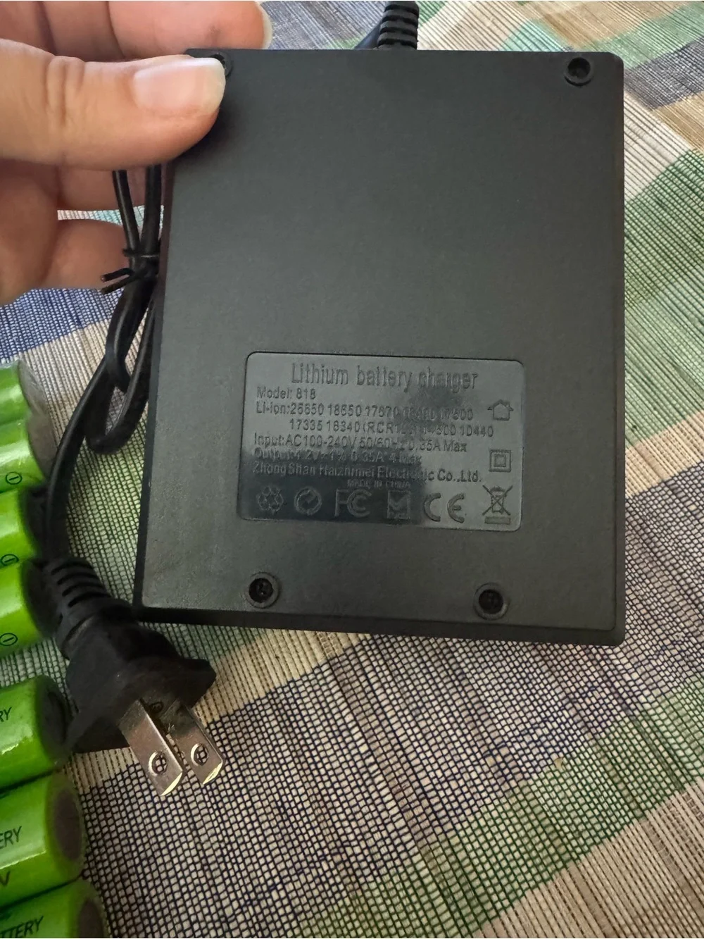 5000mAh 18650 Rechargeable Batteries with 4-Slot Black Charger